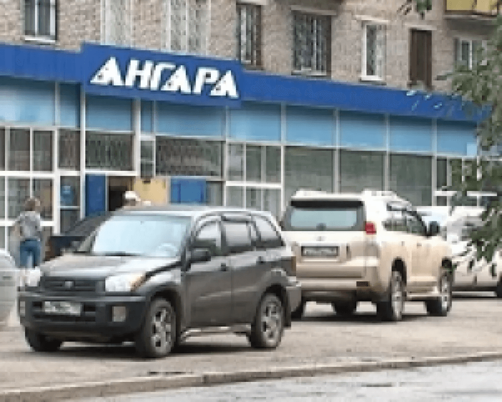 Продавцов торгового центра "Ангара" уволили за то, что попросили помощи у общественности 